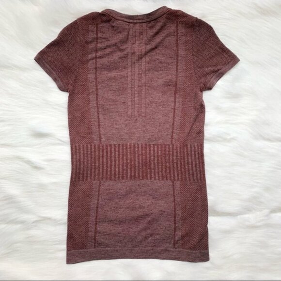 Adidas Women's Running T-Shirt Top Crew neck Short Sleeves Burgundy Size XS - Picture 11 of 12